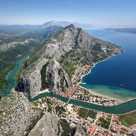 Villa Omis