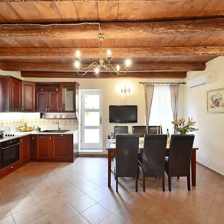 Villa Omis オミシュ