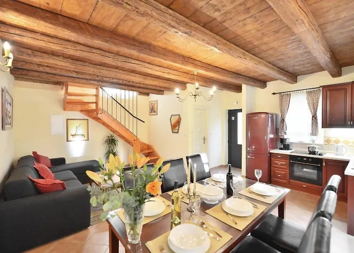 Villa Omis 펜션 오미스