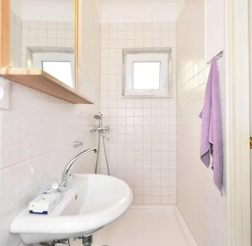 Villa Omis 오미스