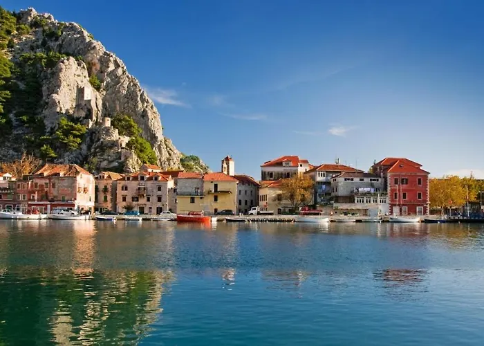 펜션 Villa Omis