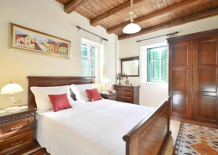 Villa Omis