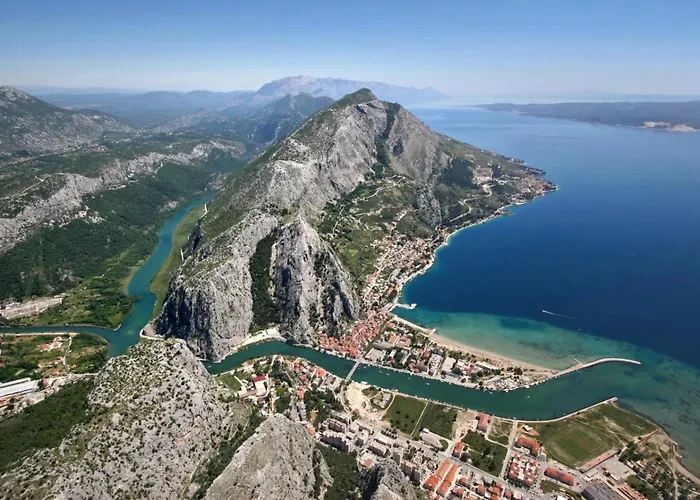 Villa Omis